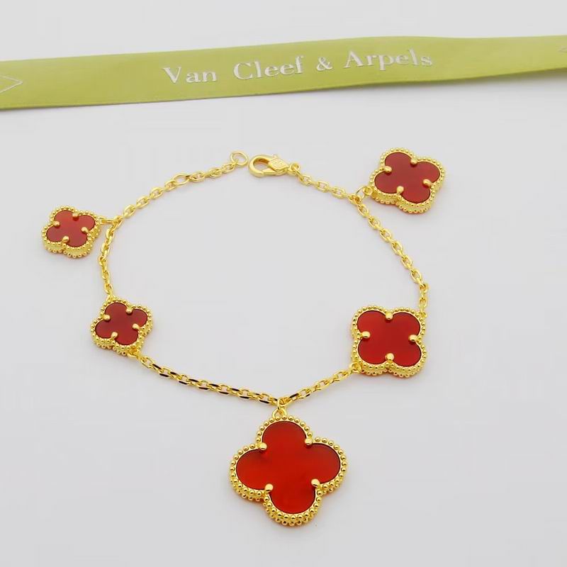 Van Cleef & Arpels bracelet 08yxs02